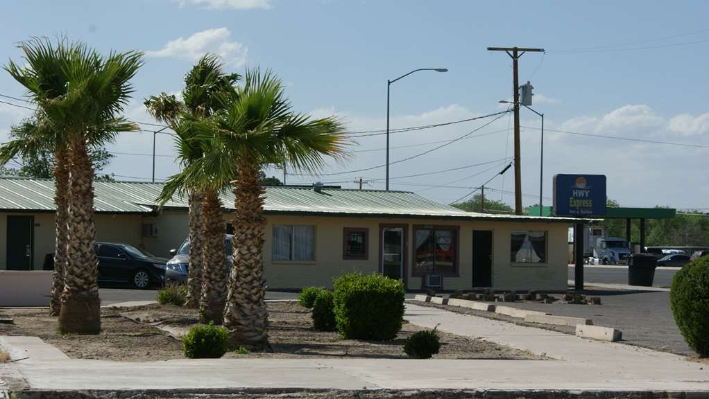 Hwy Express Inn And Suites Thatcher Exterior foto