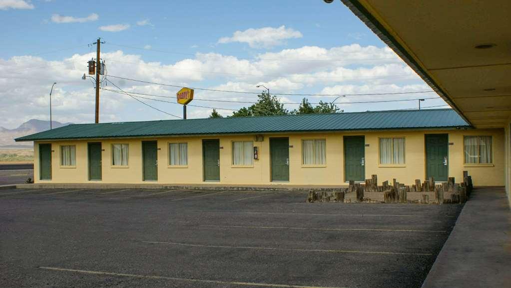 Hwy Express Inn And Suites Thatcher Exterior foto